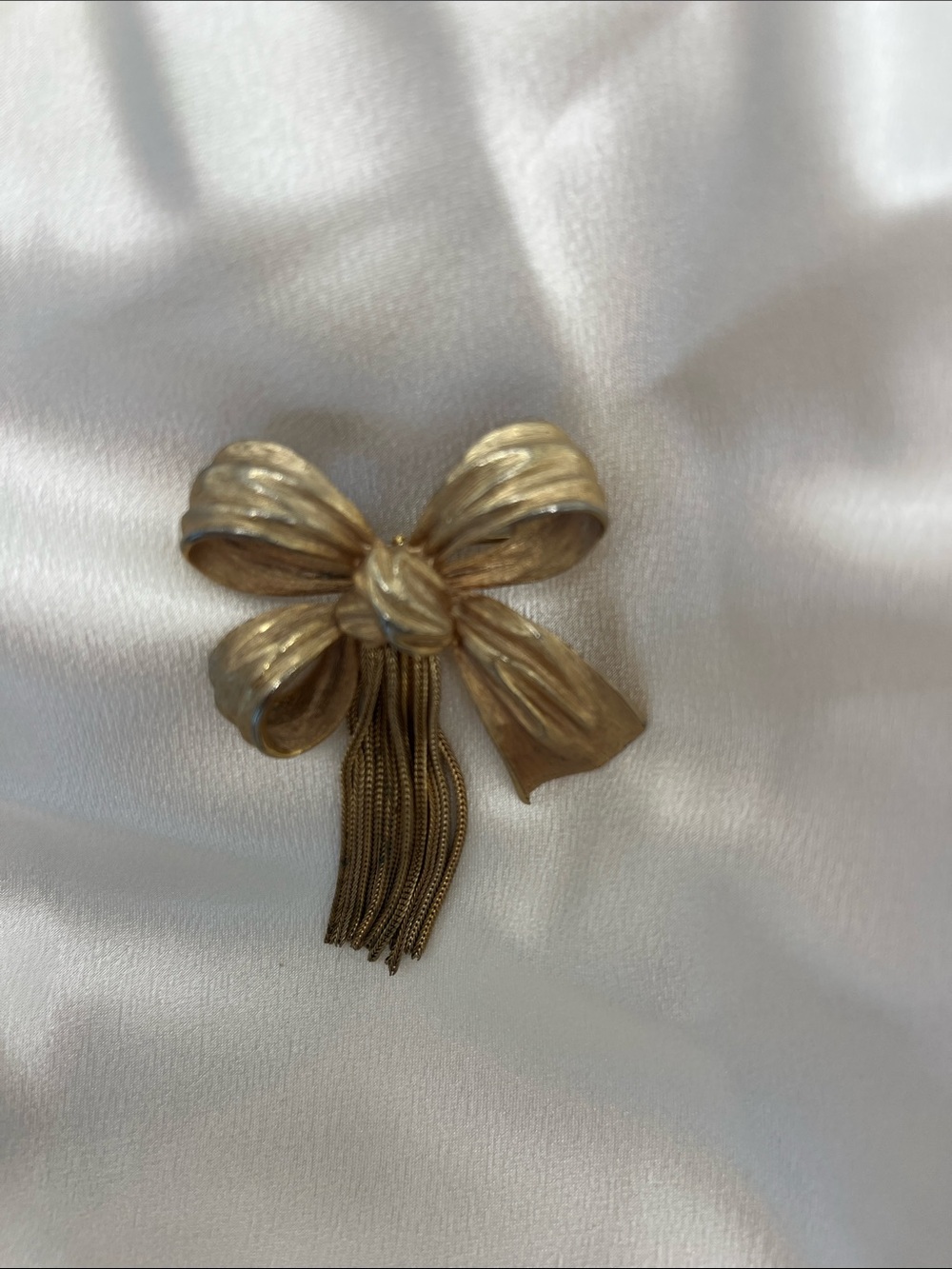 Chunky vintage Gold Bow Tassel Brooch -  Kramer marking